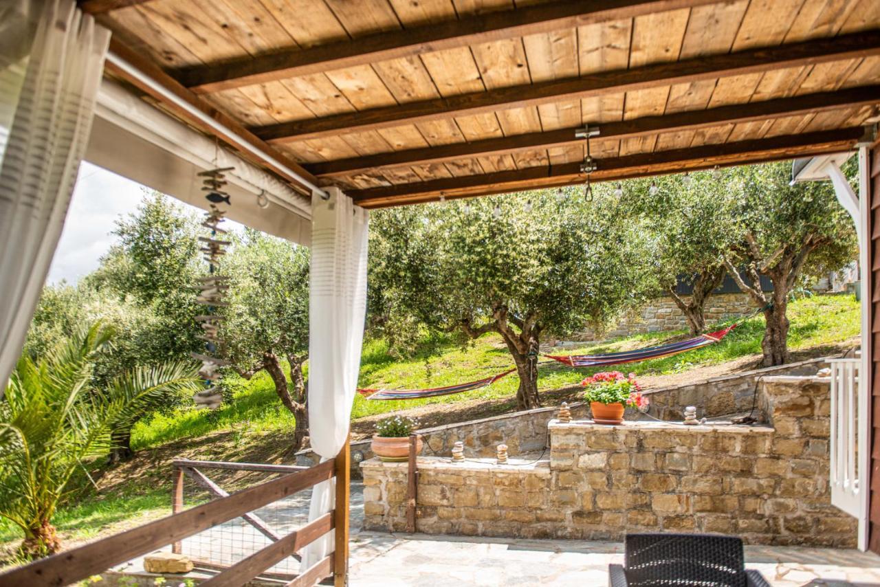 Hakuna Matata Holidays Wooden Lodge With Airco & Pool In Greek Olive Grove Methone Buitenkant foto