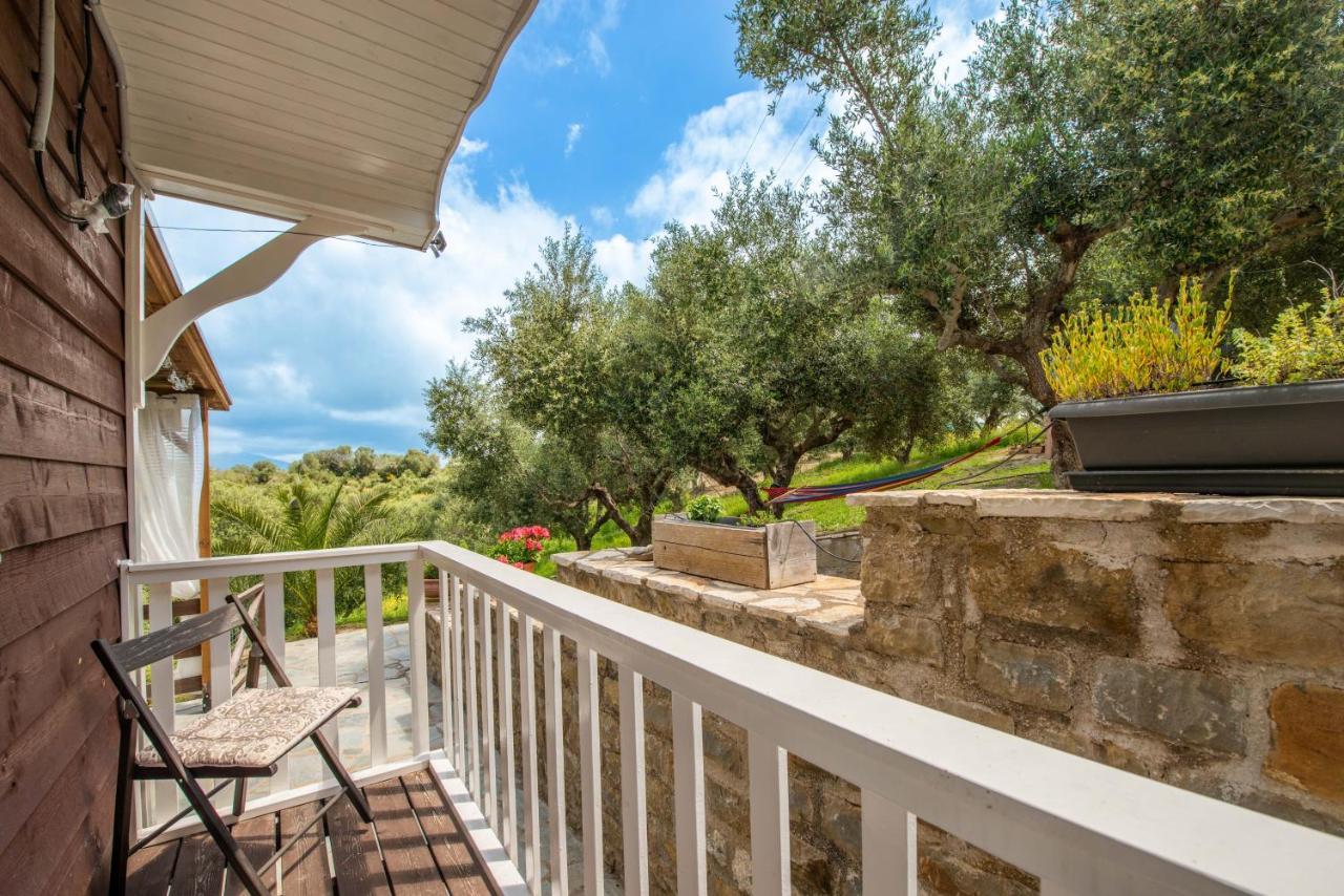 Hakuna Matata Holidays Wooden Lodge With Airco & Pool In Greek Olive Grove Methone Buitenkant foto