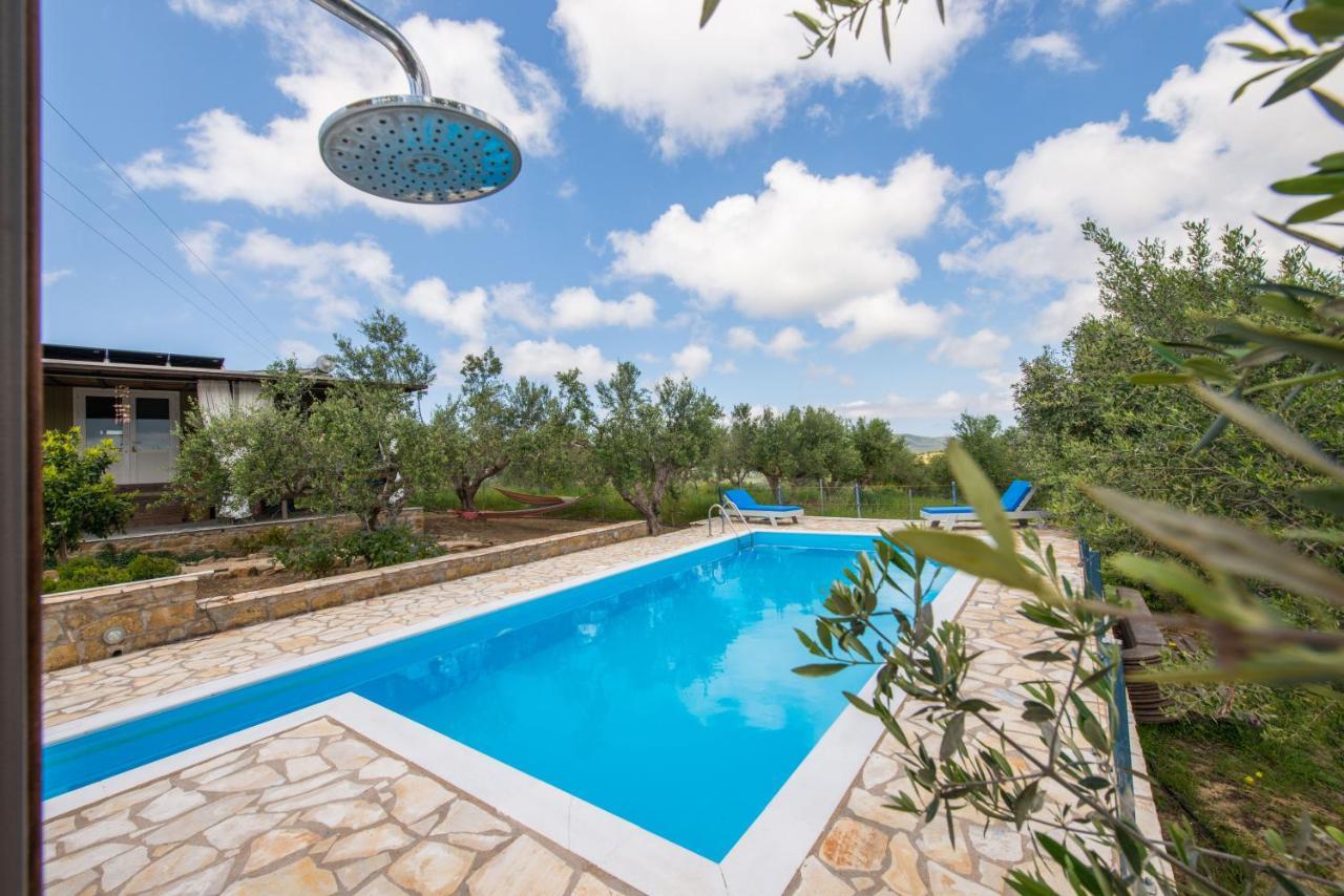 Hakuna Matata Holidays Wooden Lodge With Airco & Pool In Greek Olive Grove Methone Buitenkant foto