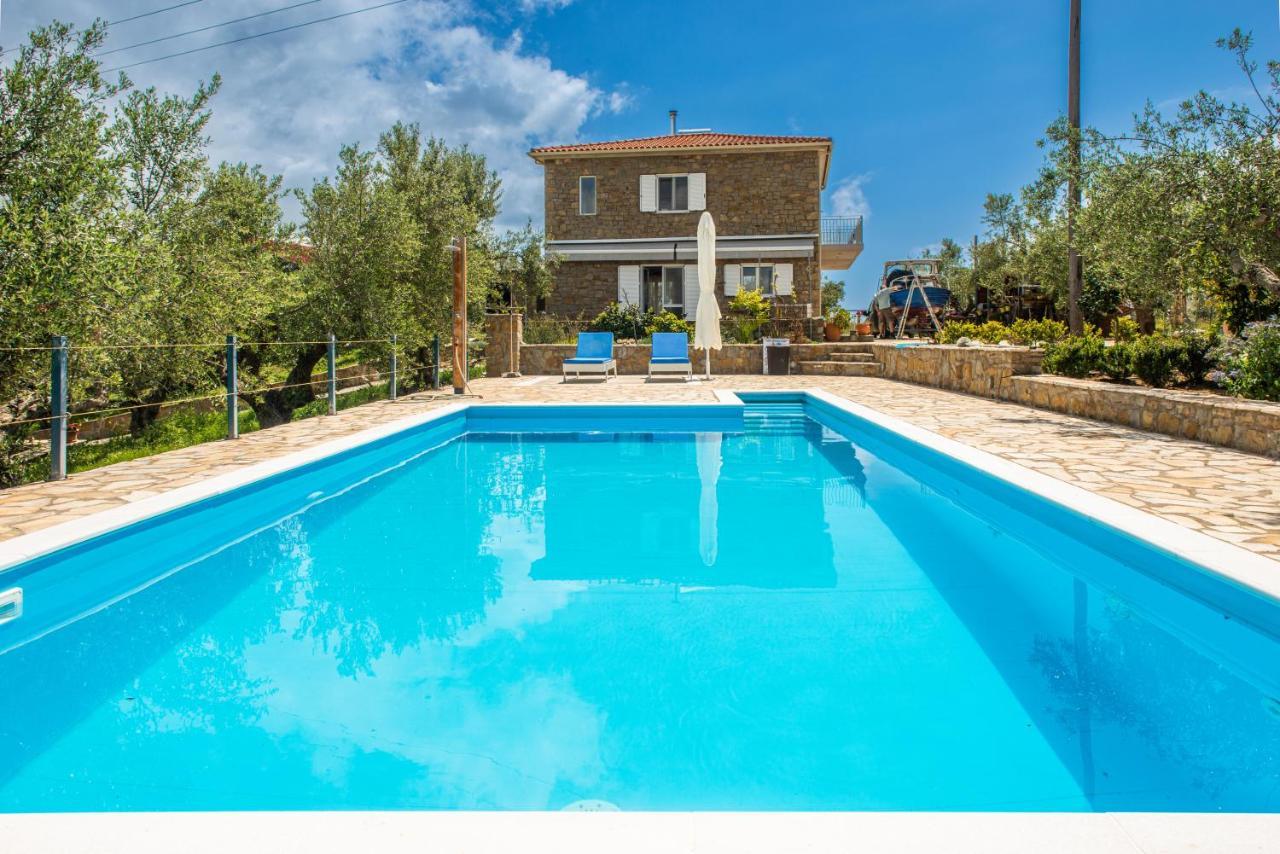 Hakuna Matata Holidays Wooden Lodge With Airco & Pool In Greek Olive Grove Methone Buitenkant foto