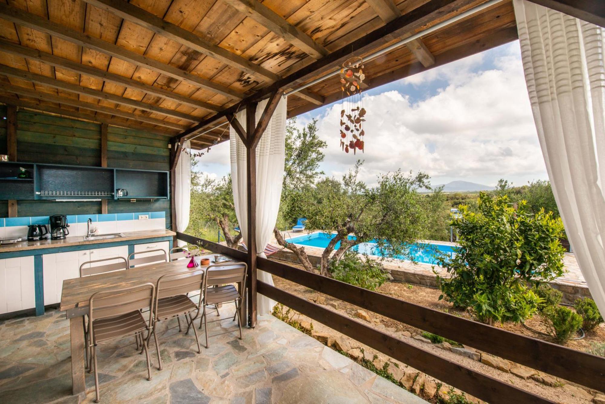 Hakuna Matata Holidays Wooden Lodge With Airco & Pool In Greek Olive Grove Methone Buitenkant foto